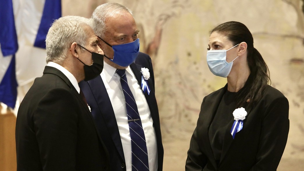 מרב מיכאלי יאיר לפיד אביגדור ליברמן בהשבעת הכנסת ה-24