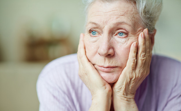 אישה מבוגרת עצובה (אילוסטרציה: Pressmaster, shutterstock)