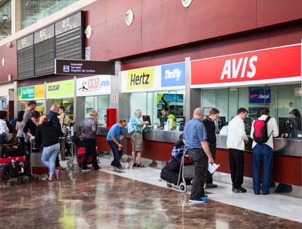מחסור ברכבים להשכרה באירופה הוביל לעליית מחירים משמעותית