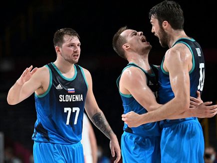 למרות ערב "פושר", דונצ'יץ' חוגג מקום ראשון ומקום ברבע הגמר (GETTY)