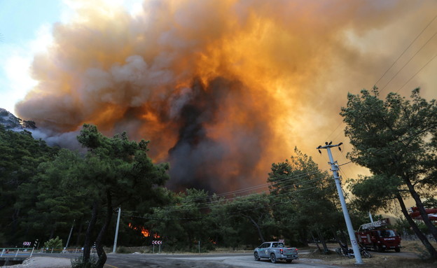 שריפות ענק בטורקיה (צילום: reuters)