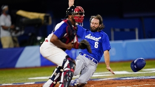 זאק פנפראסה במשחק בייסבול (צילום: AP)