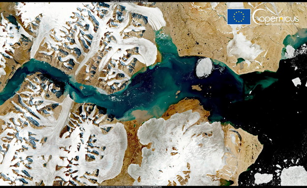 תמונת לווין של איבוד הקרח ממדף הקרח בגרינלנד (צילום: רויטרס)