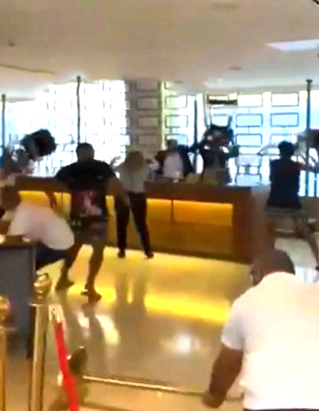 עובדים במלונות בישראל נוהגים באלימות (עיבוד: המהד)