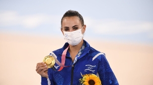 לינוי אשרם זכתה בזהב באולימפיאדת טוקיו (צילום: עמית שיסל, הוועד האולימפי בישראל)