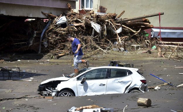 שיטפונות בטורקיה (צילום: AP)