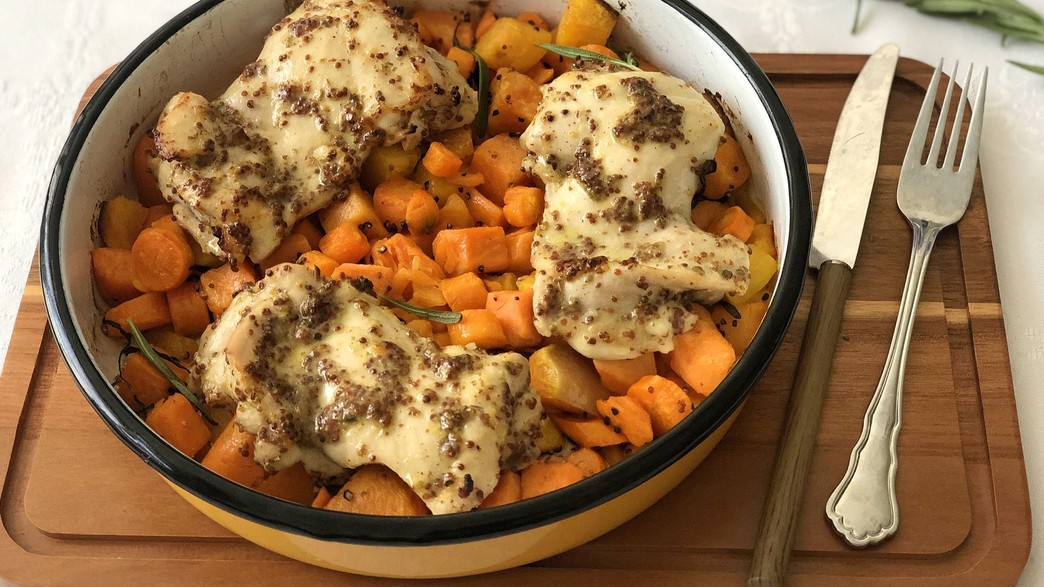 פרגית בדבש חרדל על ירקות כתומים 