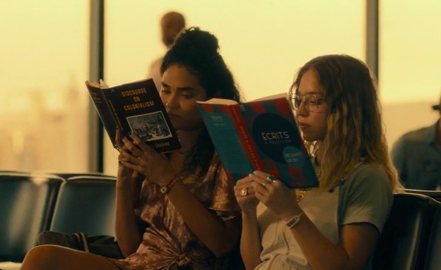 אוליביה ופולה קוראות לאקאן וסזאר, "הלוטוס הלבן" (צילום: HBO, באדיבות yes ,HOT וסלקום tv, יחסי ציבור)