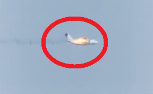 תיעוד התרסקות המטוס (צילום: Breaking Aviation News & Videos, YouTube)