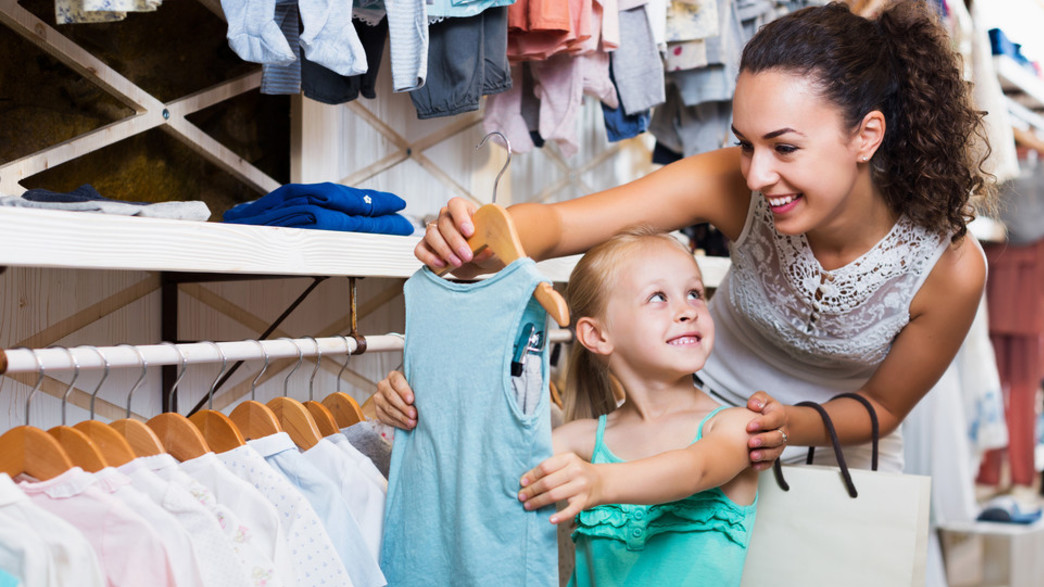 קניית בגדים לילדים קניית בגדים לילדים