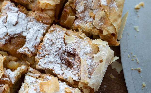 עוגת פילו תפוחים חתוכה לקוביות