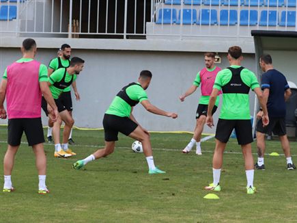 השחקנים הירוקים מתכוננים על אדמת אזרבייג'אן (צילום: האתר הרשמי של מכבי חיפה)