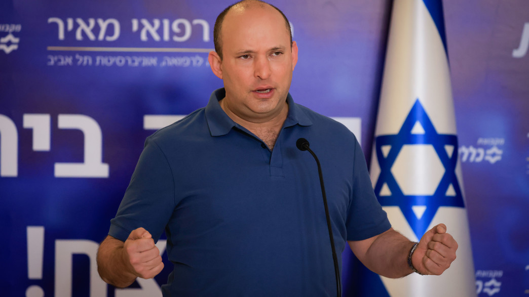 ראש הממשלה נפתלי בנט מקבל את זריקת החיסון השלישי