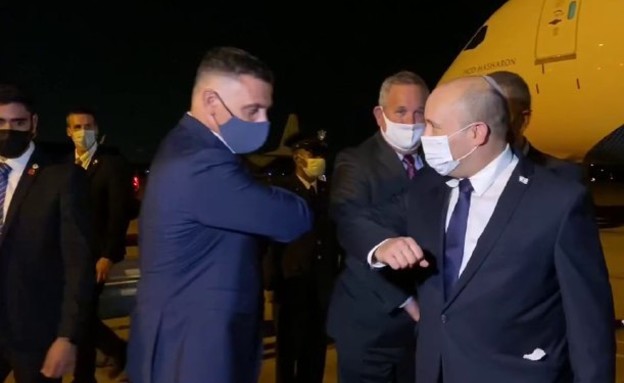 ראש הממשלה נפתלי בנט נחת בארה"ב (צילום: חדשות 12)