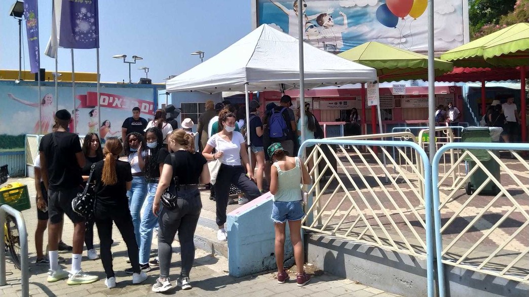 התורים בלונה פארק בשבוע האחרון של אוגוסט
