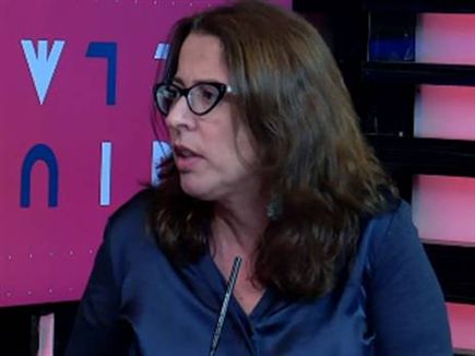 תמם. באה מלמטה 