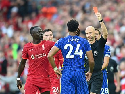 אבל כרטיס אדום לריס ג'יימס שינה הכל (getty)