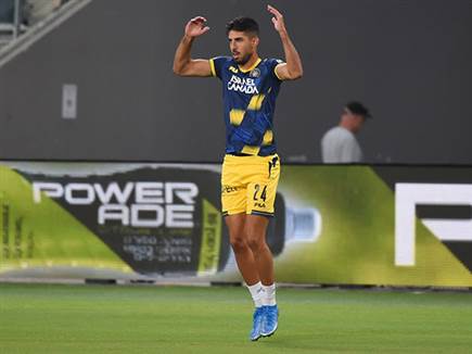 קניקובסקי נועד למלא את מקומו במספרים. כהן (צילום: ברני ארדוב)