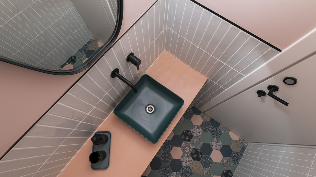 חדר רחצה צבעוני, עיצוב שרי גבעון - 3