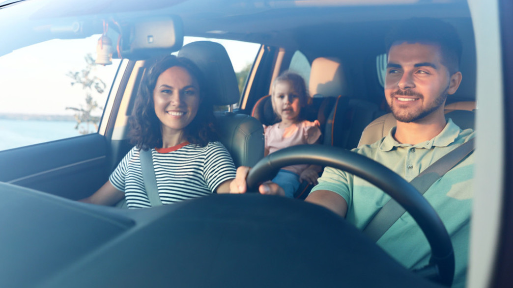 משפחה באוטו משפחה באוטו