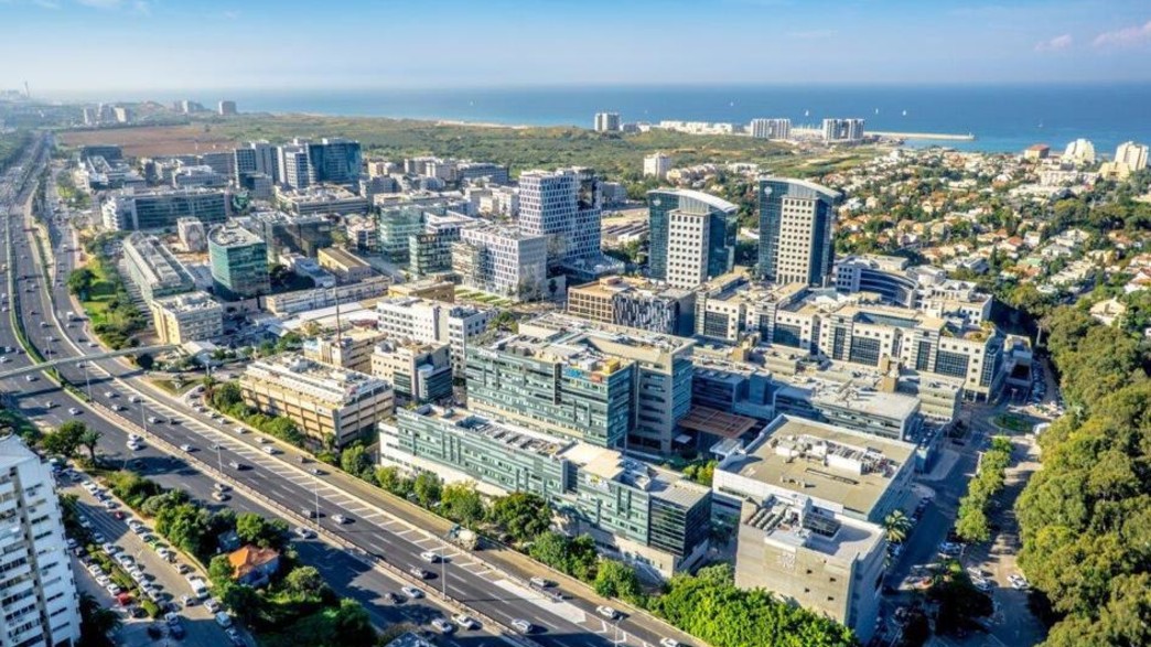הבניין שגב ים רכשה בהרצליה