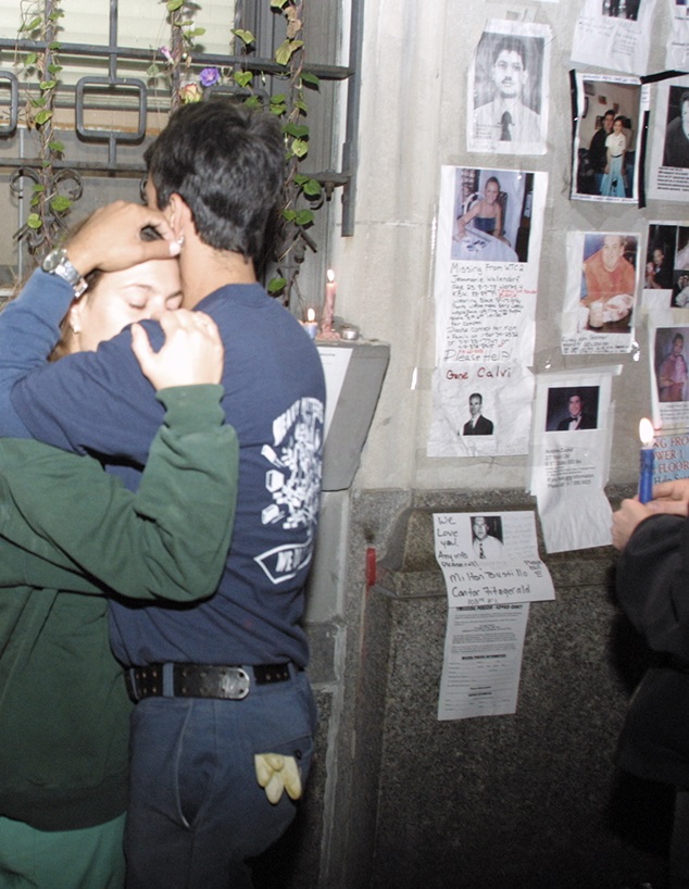 הרגעים שעוד היו בהם תקווה ב-11/9 (צילום: AP, רויטרס)