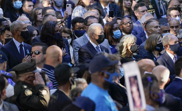 ג'ו ביידן, ברק ומישל אובמה בטקס  20 שנה לאסון התאו (צילום: AP)