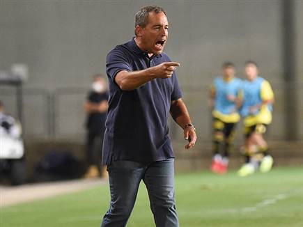 שלוש נקודות גדולות להוכנבוים (ברני ארדוב)