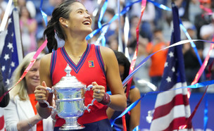 אמה רדוקאנו זוכה באליפות ארה"ב הפתוחה (צילום: רוברט דיוטש, רויטרס)
