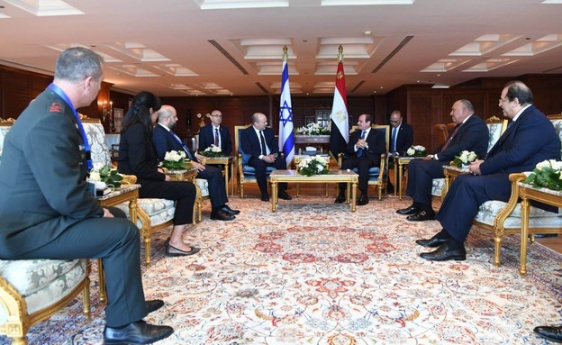 פסגה בשארם א-שייח: בנט נפגש עם נשיא מצרים (צילום: לע"מ)
