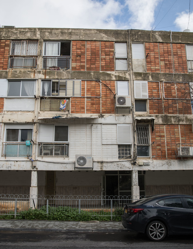 בית דירות ישן בשכונת גונן בירושלים