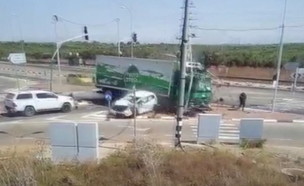 משאית דוהרת לתוך צומת (צילום: נתיבי ישראל‎)