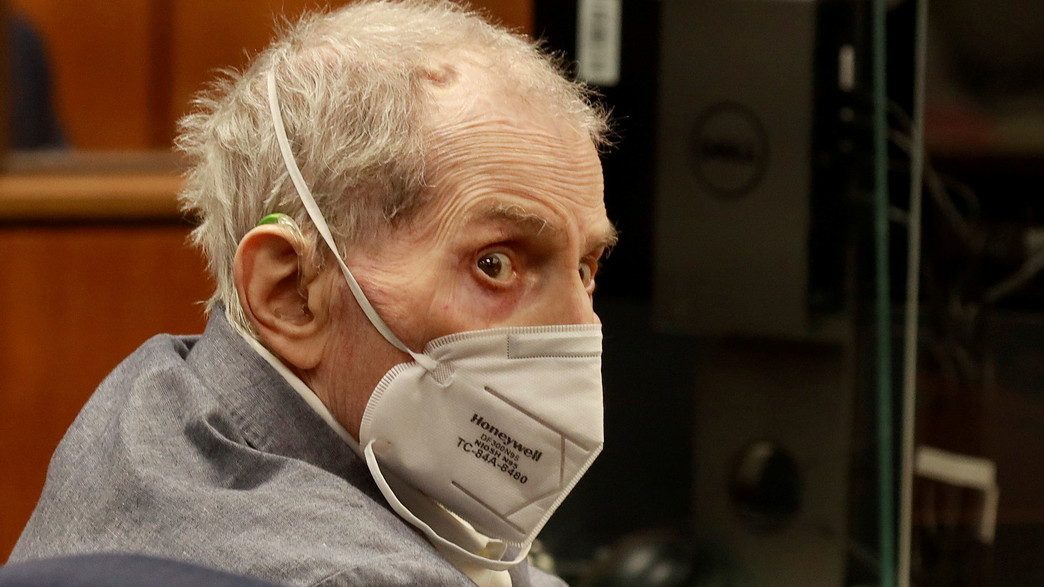 רוברט דורסט במשפט הרצח שלו בבית המשפט באינגלווד רוברט דורסט במשפט הרצח שלו בבית המשפט באינגלווד