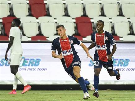 שער שני העונה לכוכב הצעיר. נחמני (ברני ארדוב)