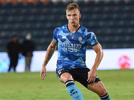 קארצב. הופעת הבכורה (ברני ארדוב)