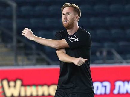 עדיין לא הכריז על פרישה, אבל בינתיים יוצא למסעות דייג. ז'אורז'יניו (אלן שיבר)