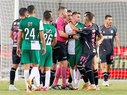 כששני הצדדים נלחמים על הדשא עד טיפת הזיעה האחרונה (אלן שיבר)