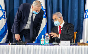 ראש הממשלה נתניהו ושר הבטחון גנץ במהלך ישיבת ממשלה (צילום: Marc Israel Sellem/POOL‏, flash90)