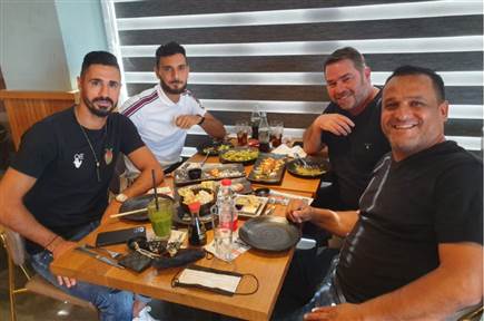 עם הנציג הבכיר במשפחה