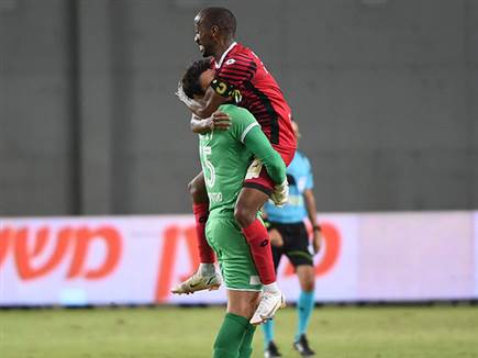 זלקה ולבקוביץ' חוגגים בסיום (ברני ארדוב)