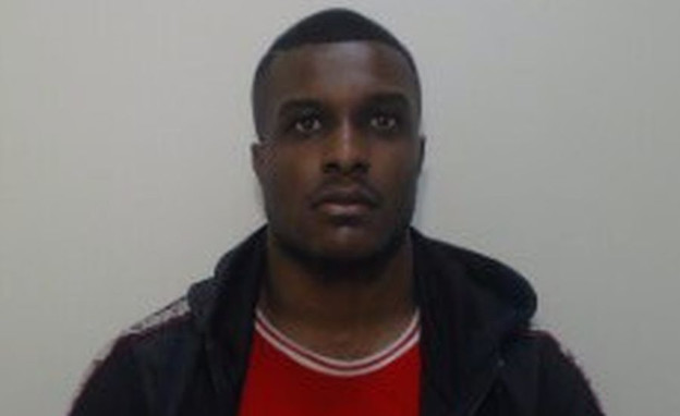 ג'ונתן דיבה-מוסנגו, כדורגלן בריטי שהורשע באונס (צילום: משטרת בריטניה)