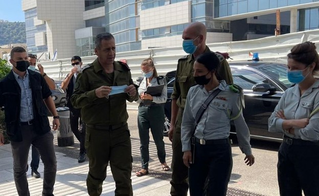 הרמטכ"ל כוכבי בביקור חיילים פצועים בבית החולים רמב"ם