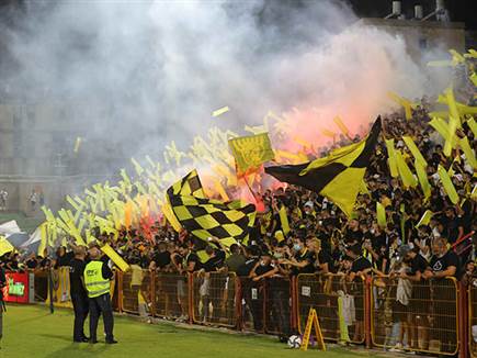 הקהל הצהוב התייצב, הקבוצה שלו - קצת פחות (לירון מולדובן)