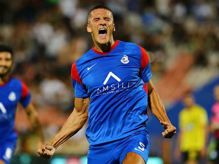 חתום על השער השני. סבטקוביץ' (לירון מולדובן)