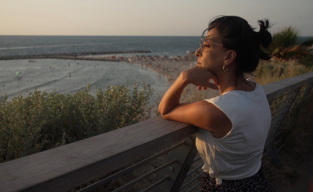 דיקלה בחוף הים בתל אביב (צילום: N12)