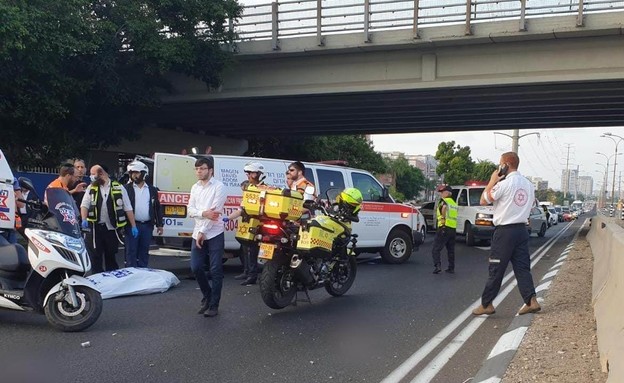 רוכב אופנוע נהרג לאחר שהחליק בכביש 4  (צילום: תיעוד מבצעי מד"א)
