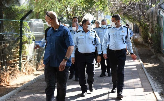 ביקור מפכ"ל המשטרה בתחנת לב תל אביב (צילום: דוברות המשטרה)