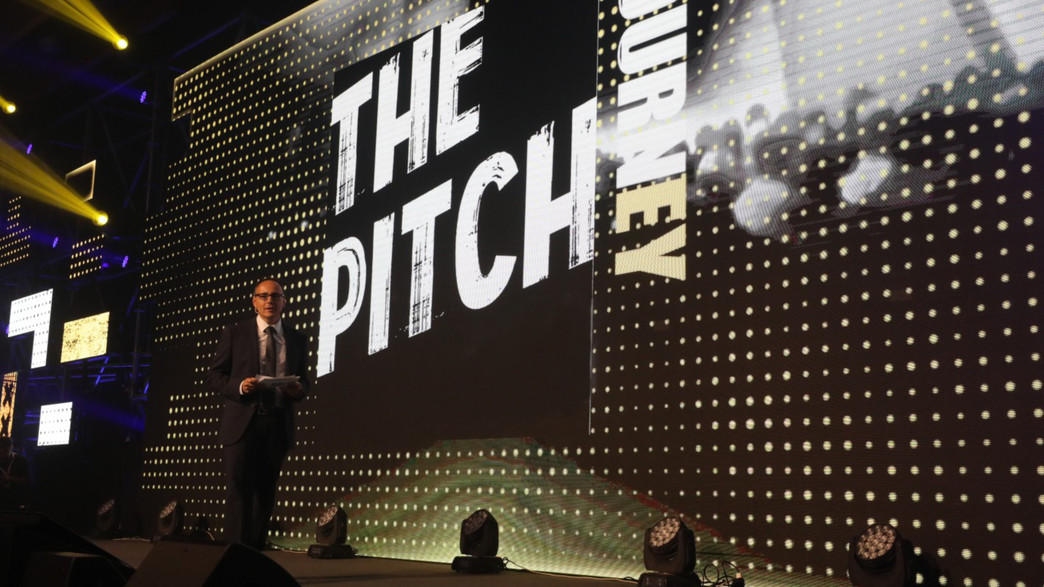the pitch. ארכיון the pitch. ארכיון