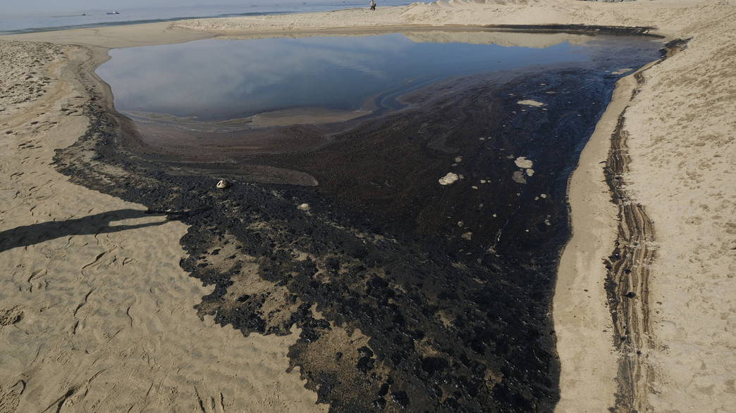דליפת נפט חסרת תקדים בקליפורניה דליפת נפט חסרת תקדים בקליפורניה