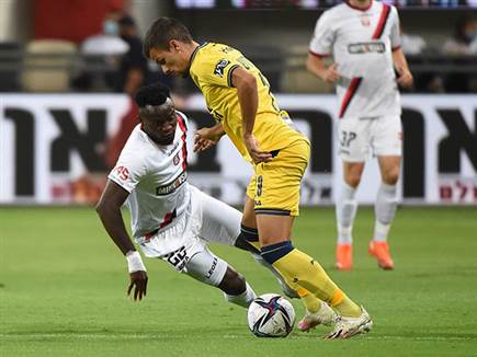 הצהובים תקפו אך לא מצאו את השער (ברני ארדוב)